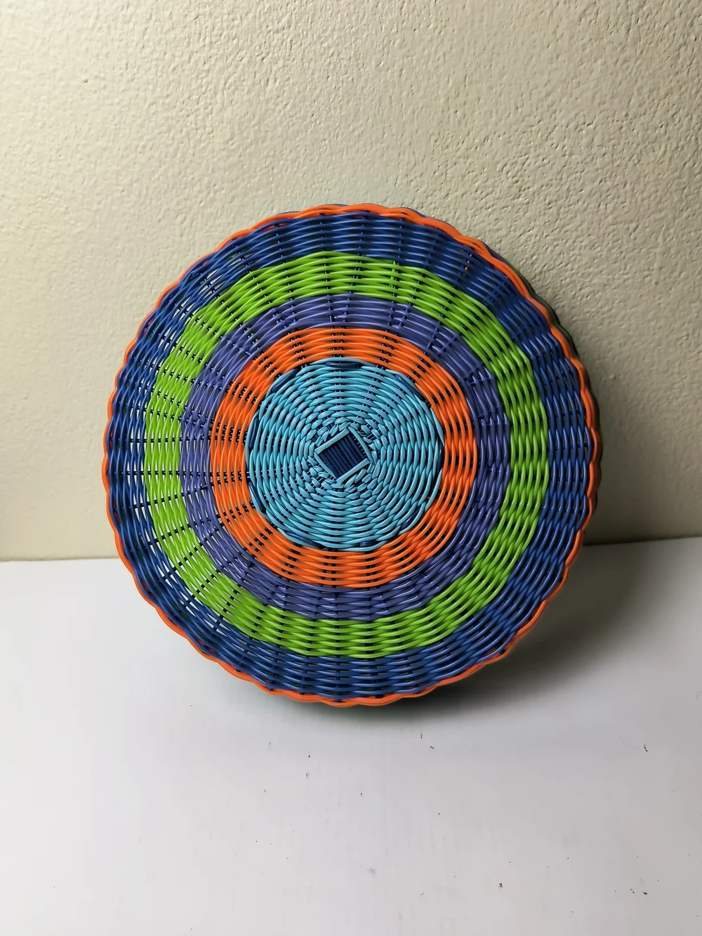Vintage Boston Warehouse Woven Plastic Multi Appetizer Serving Tray Ship & Dip